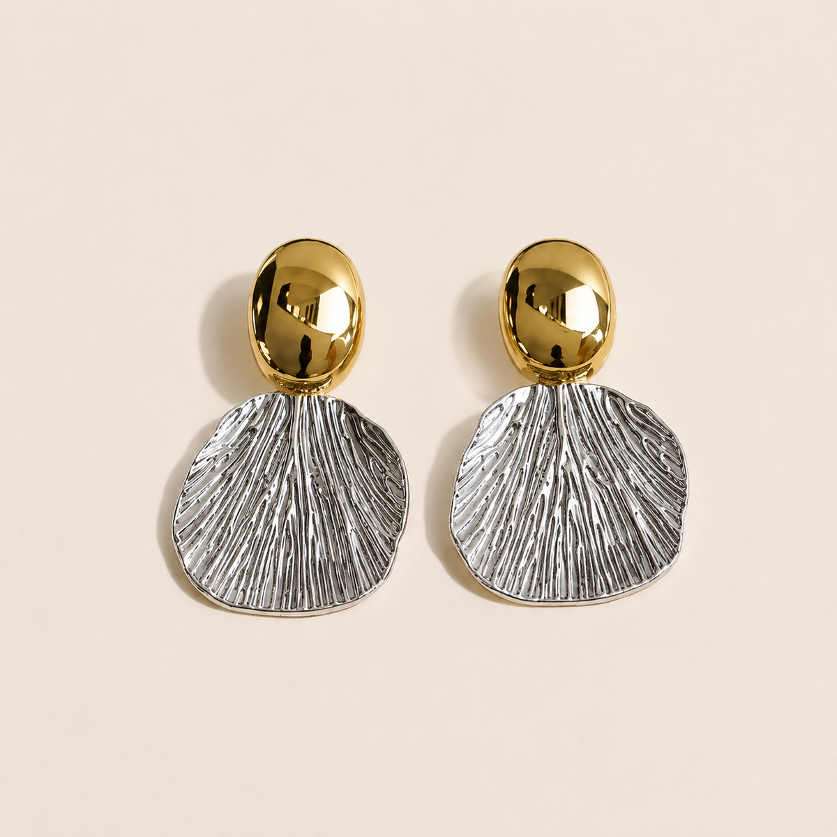 Aretes Dorados Con Plateado Brisa